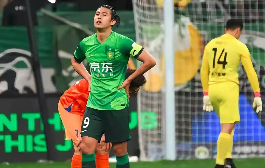 包含今夜埃因霍温备战德国杯；绝杀压哨细节曝光；球迷炸锅；纪律约束更严格的词条